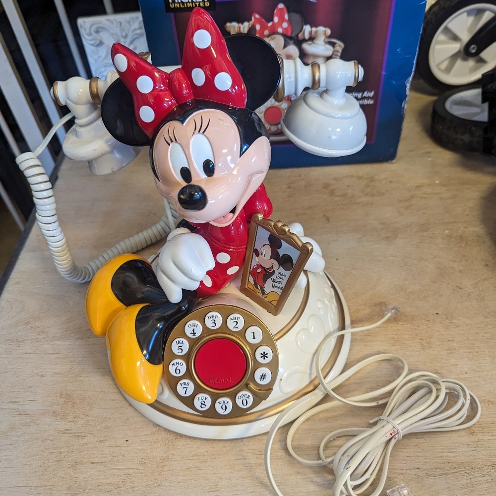 Vintage Minnie Mouse phone